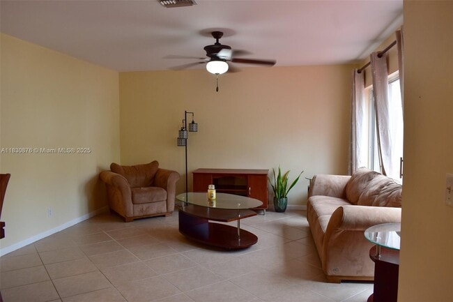 Building Photo - 10998 Mainsail Dr