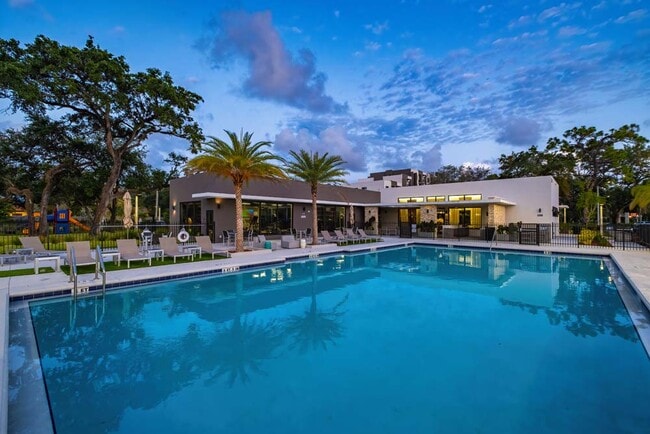 Building Photo - Oak Enclave