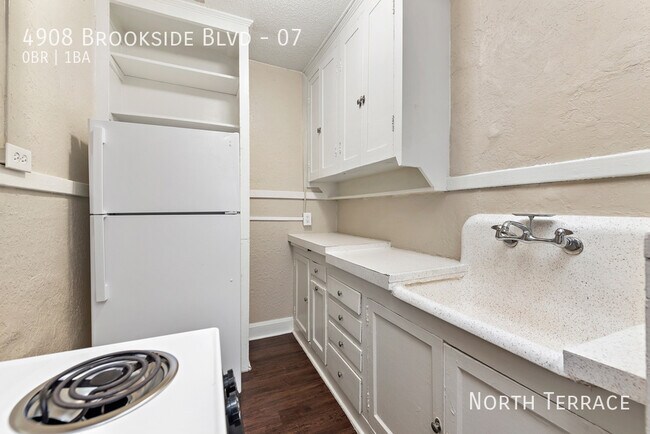 Foto del edificio - 4908 Brookside Blvd