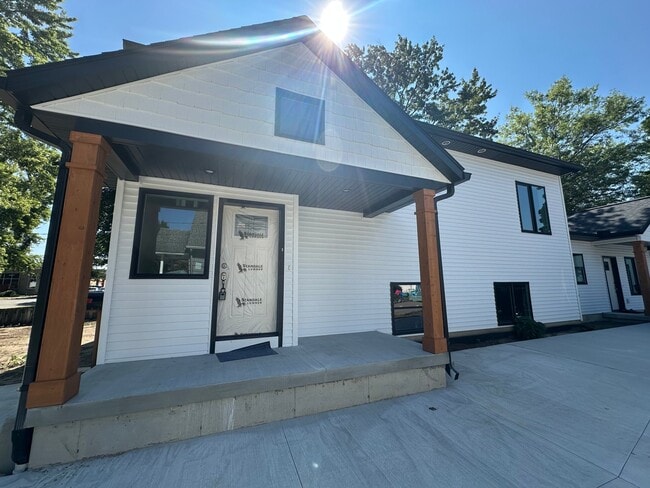 Building Photo - 38 Manchester Rd SW
