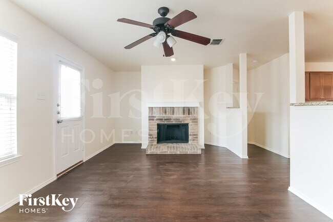 Foto del edificio - 1305 Haley Ln