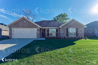 Building Photo - 816 Heather Dr
