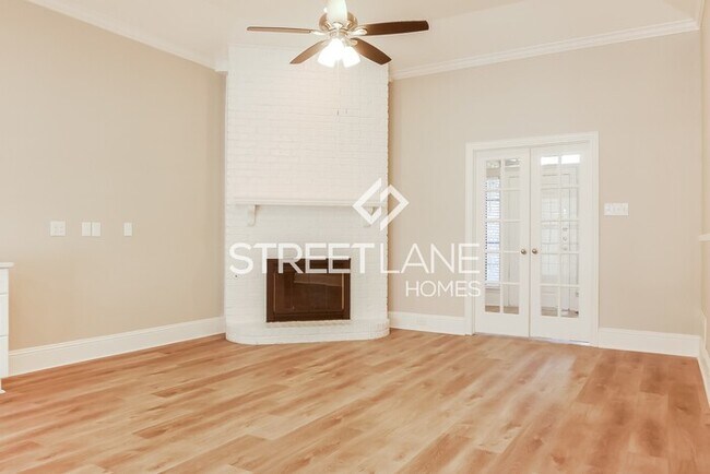 Foto del edificio - REDUCED! - Now offering $1000 off first fu...