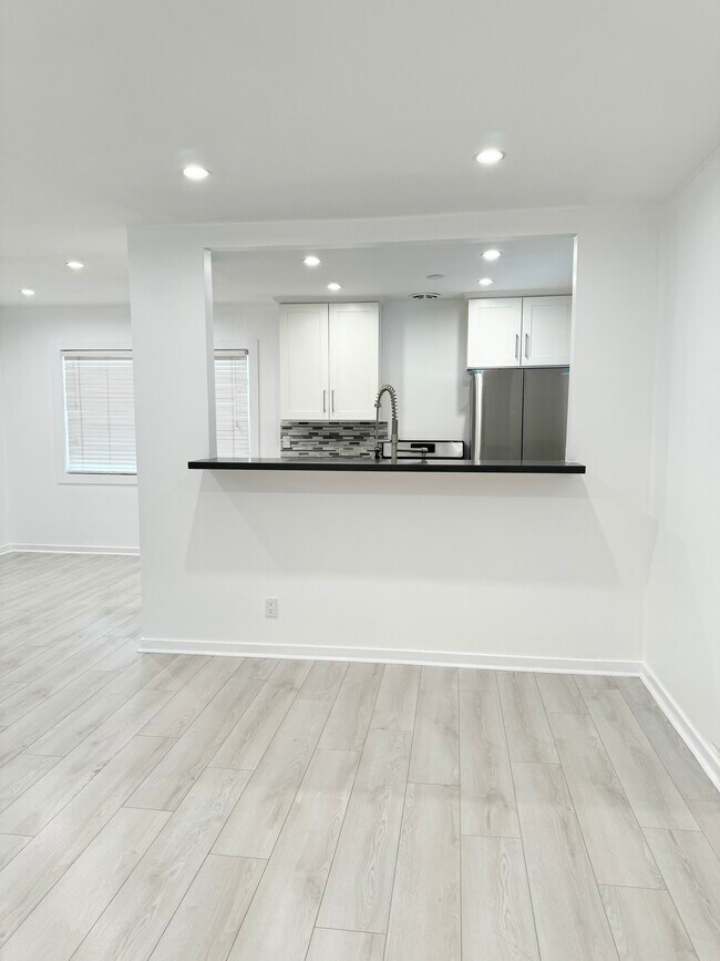 Foto del edificio - 1147 S Corning St