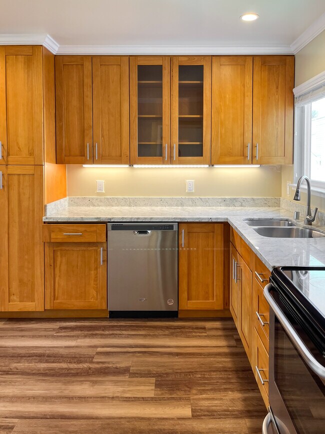 Dishwasher and Full Size Range - 52 Day St