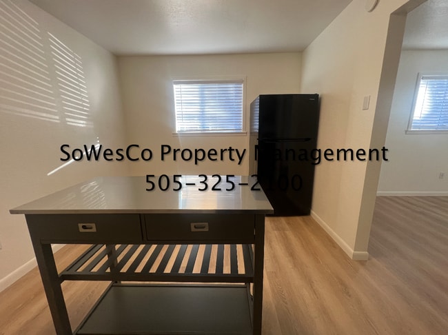 Building Photo - 1406 Saiz Ln