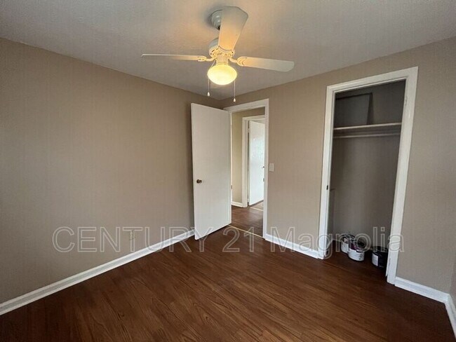 Foto del edificio - 1077 Williston Rd