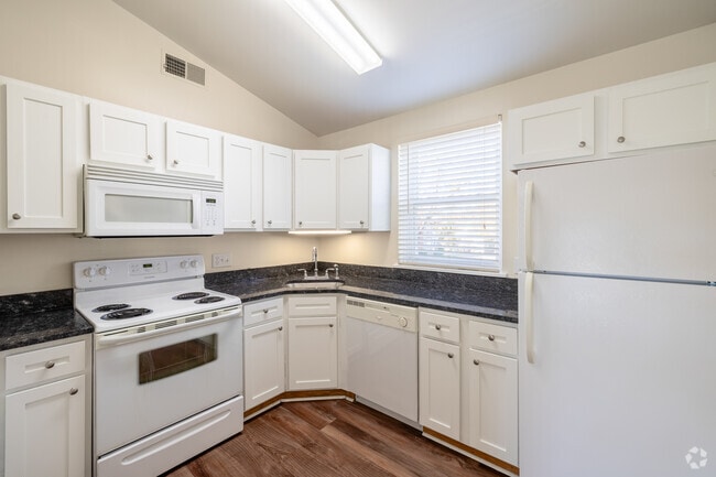 2BA, 1BA - 1,059SF - Kitchen - Barclay Place