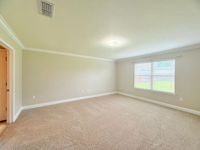 Foto del edificio - Spacious 4 Bed/3 Bath - Pace Mill Creek