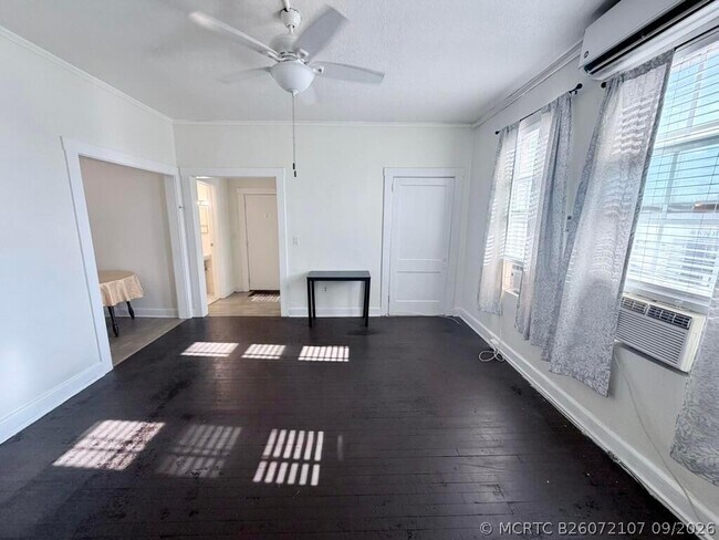 Foto del edificio - 406 Northwood Rd