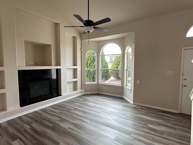 Foto del edificio - 760 Desert Ash Dr