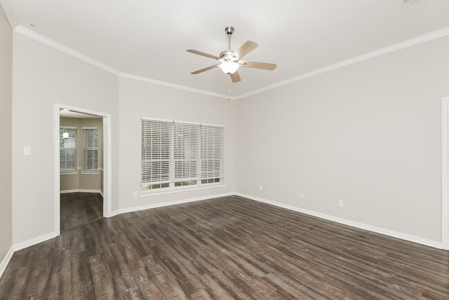 Building Photo - 1105 Brookhaven Dr