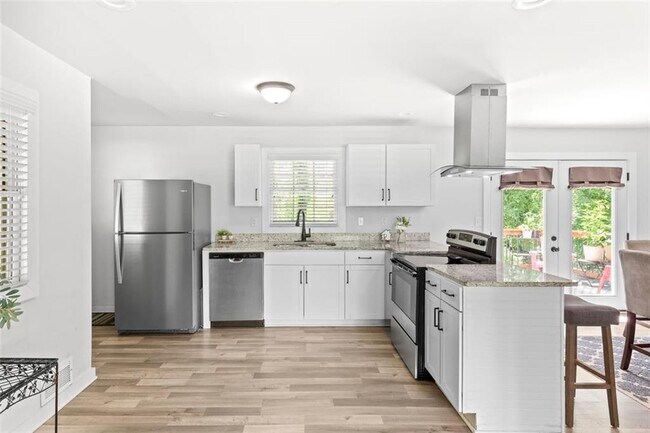 Foto del edificio - 2425 Clifton Springs Rd
