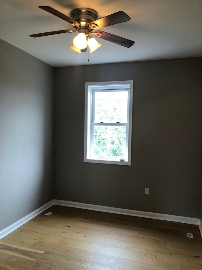 Building Photo - HABC Approved 3 Bedroom 2 Bathroom recently renovated townhouse in Baltimore City