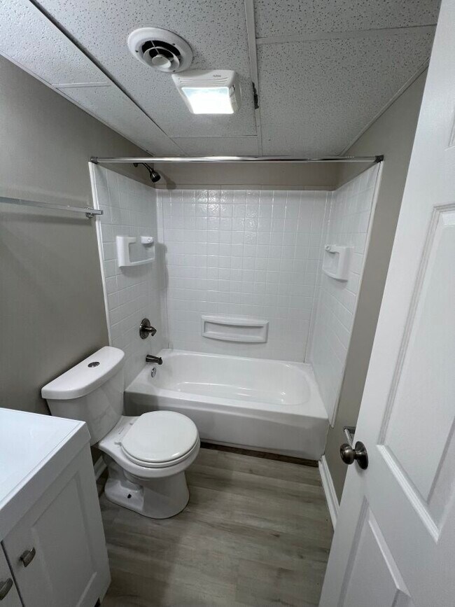 Bathroom - 5212 Cedrus Cir