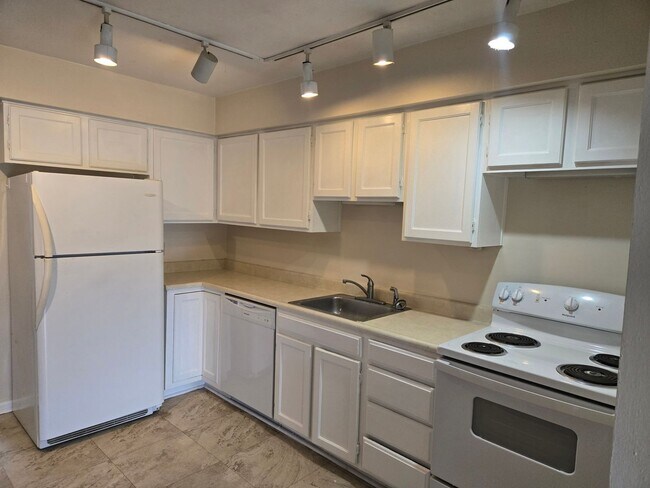 Foto del edificio - 2905 W Marquette Woods Rd