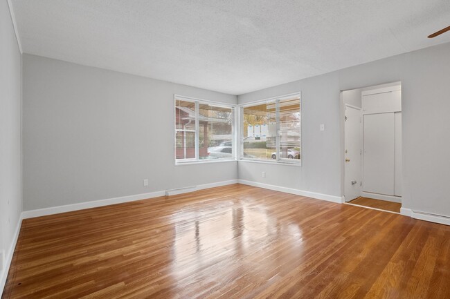 Building Photo - Single Family Ranch (3 Bed / 1 Bath) in Mo...