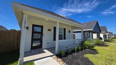 Building Photo - 16810 N Marie Vlg Dr