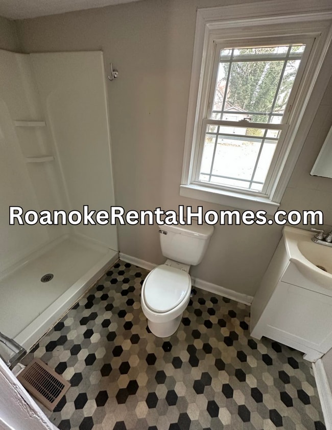 Photo - 811 Peck St NW House