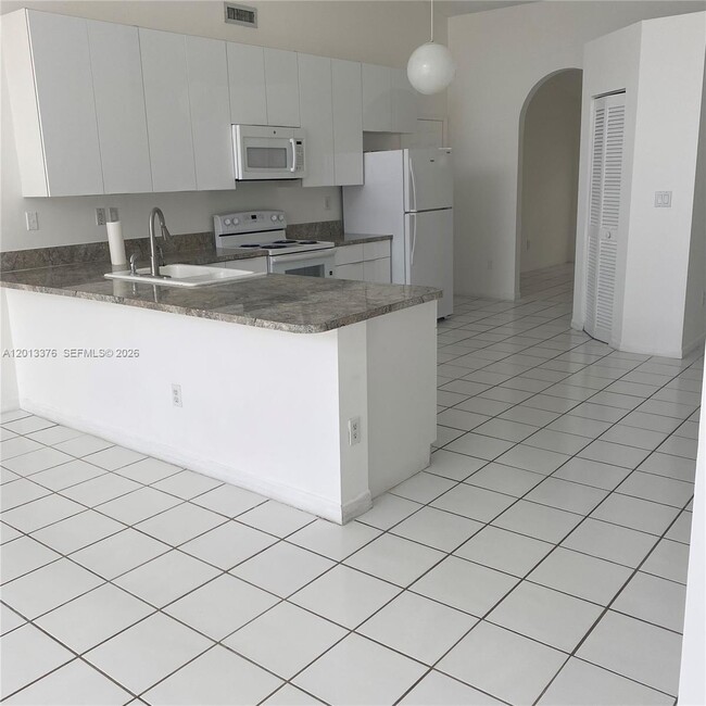 Foto del edificio - 10867 SW 152nd Pl