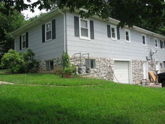 Building Photo - 4101 NE Winn Rd