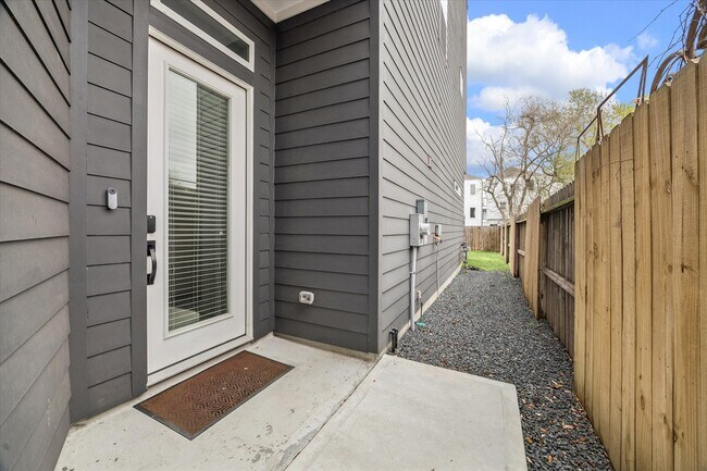 Foto del edificio - 5318 Wunder Ln