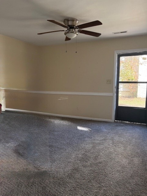 Sala de estar - 836 Western Ave