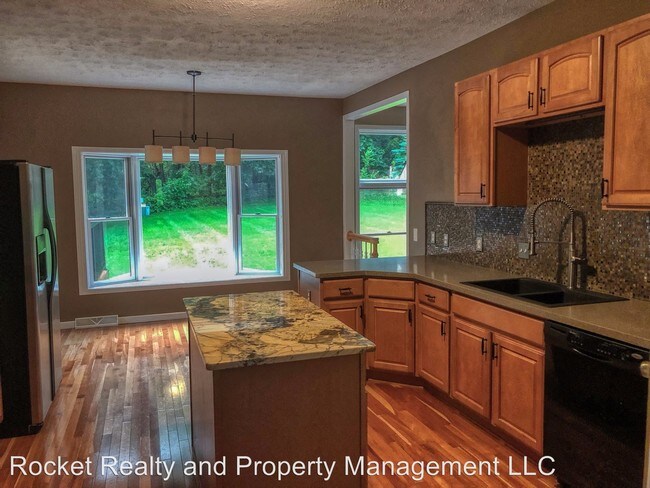 Foto del edificio - 4 br, 3.5 bath House - 3423 Briar Crest Drive