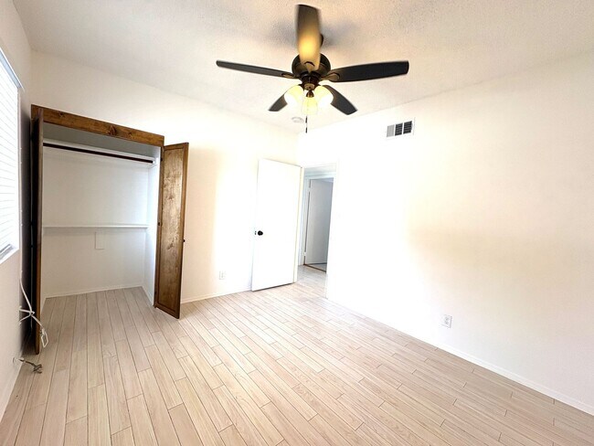 Foto del edificio - 203 E 53rd St