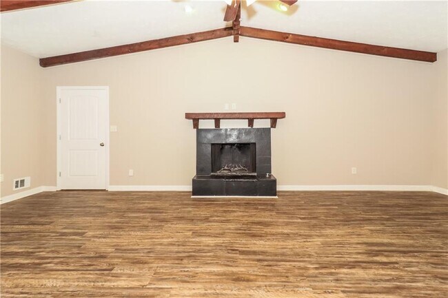 Foto del edificio - 1066 Basswood Ct