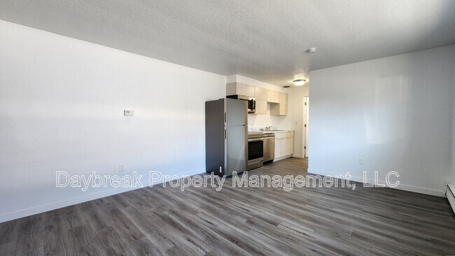 Foto del edificio - 1211-11 1/2 11 1/2 St N