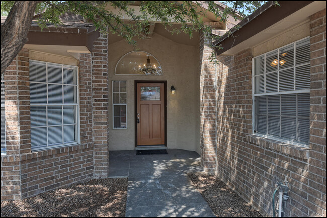 Building Photo - 649 Hempstead Dr
