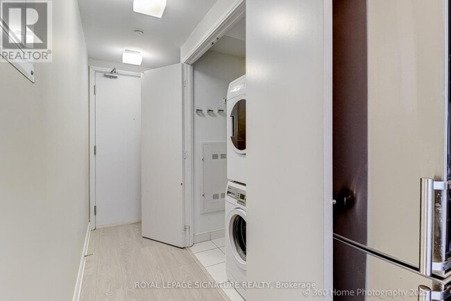 Photo du bâtiment - 181 Dundas St E