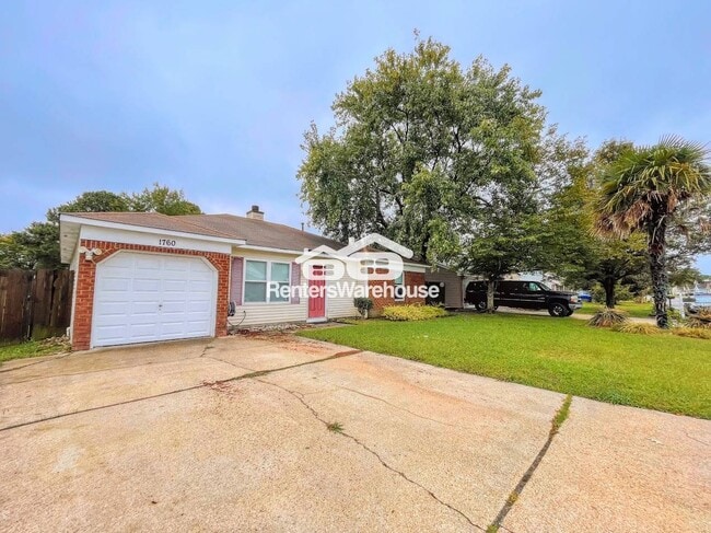 Building Photo - 1760 Pathfinder Dr