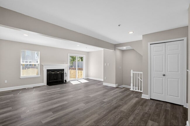 Photo - 2736 Albermarle Pl Apartment