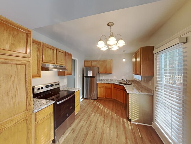 Building Photo - 6 Creeks Edge Ct