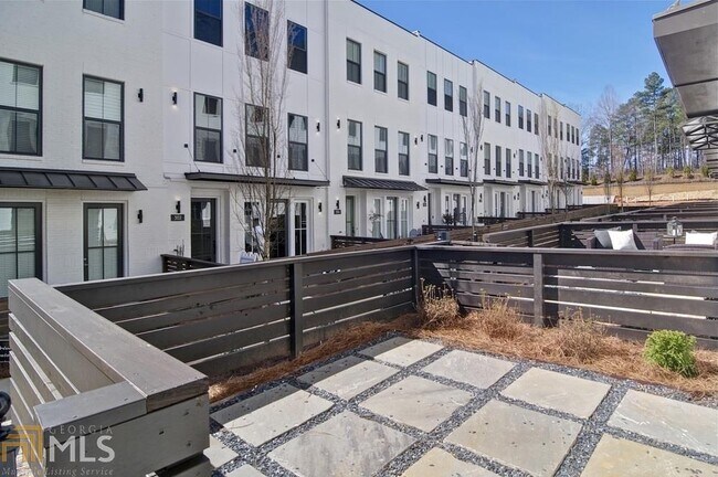 Building Photo - 960 Woodstock Pkwy