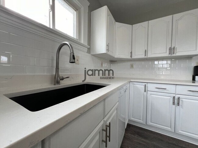 Foto del edificio - 1548 Alameda-Upper