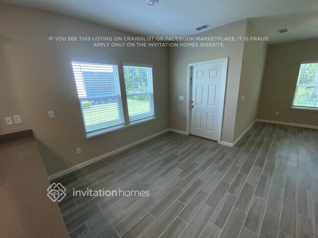 Foto del edificio - 667 Cherry Ridge Dr
