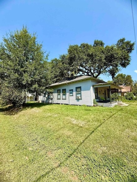 Building Photo - 470 S 3rd St