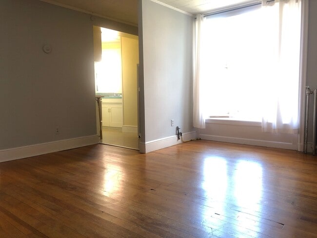 Photo - 31 Deering St Apartments