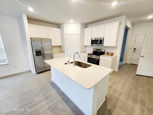 Foto del edificio - 8505 Horsebit Cir