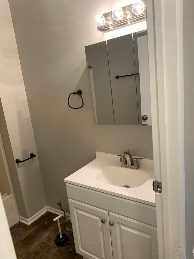 Foto del edificio - 413 Silvercliffs Ave