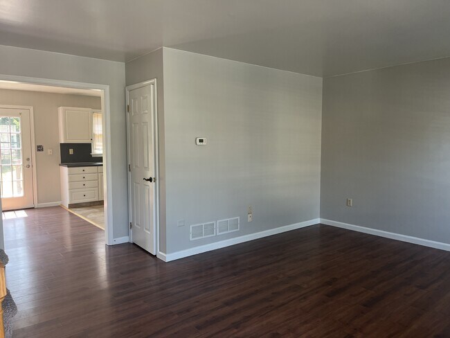 Building Photo - 4169 Kittatinny Dr