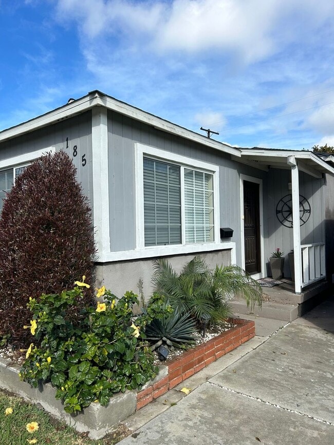 Building Photo - 2 Bedroom Duplex in Long Beach