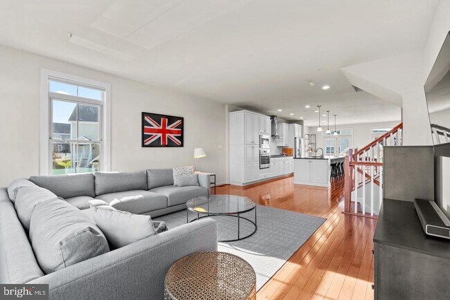 Building Photo - 9134 Kenway Ln