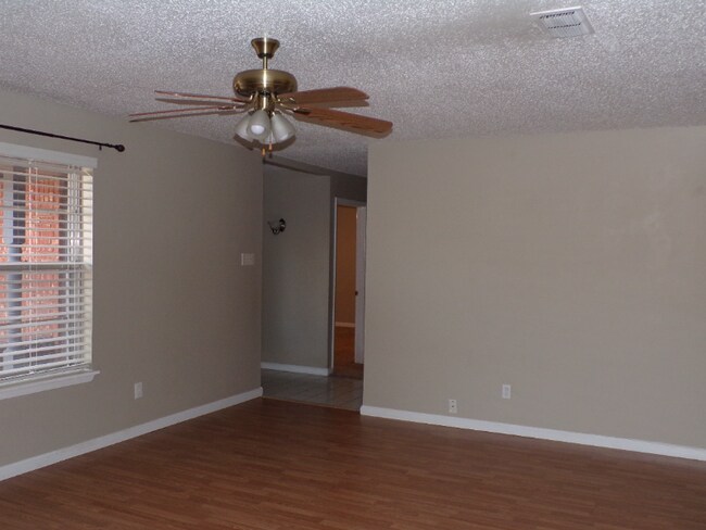 Foto del edificio - 3600 Palmer Ct