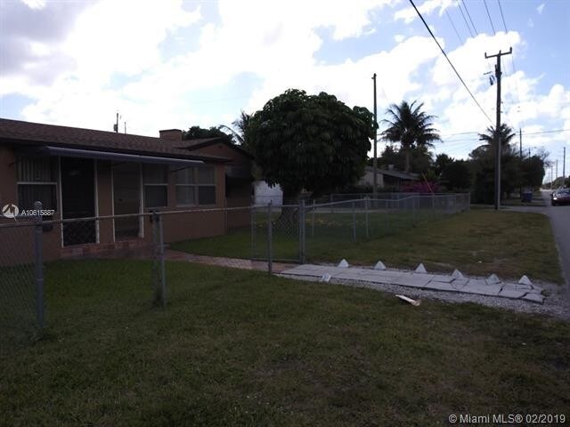 Building Photo - 2023 N 22nd Ave