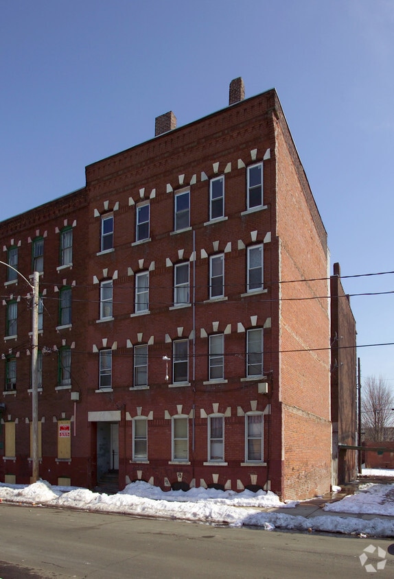 Primary Photo - 640 S East St