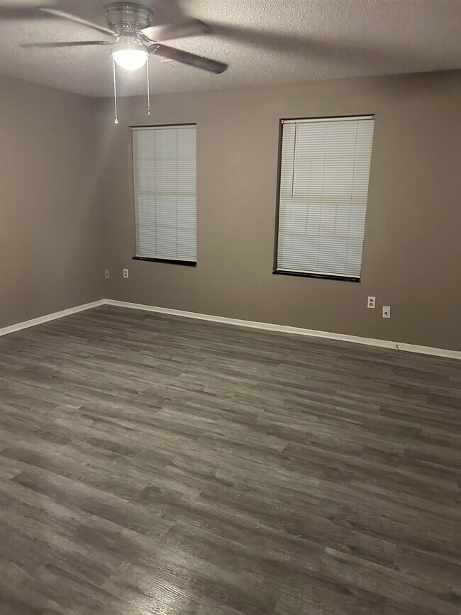 Foto del edificio - 3635 Chesterwood Dr